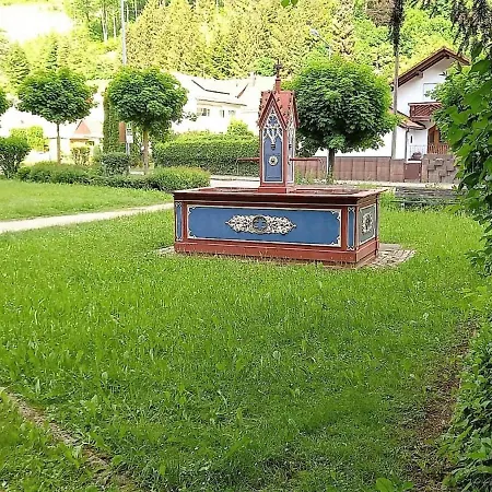 Well-Groomed Apartment In Geroldsgruen With Garden Geroldsgrun