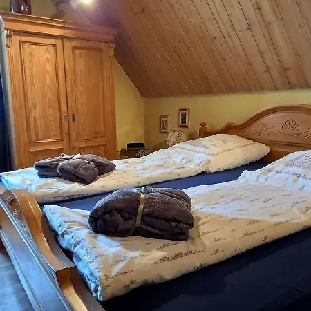 Well-Groomed Apartment In Geroldsgruen With Garden Dom wakacyjny *